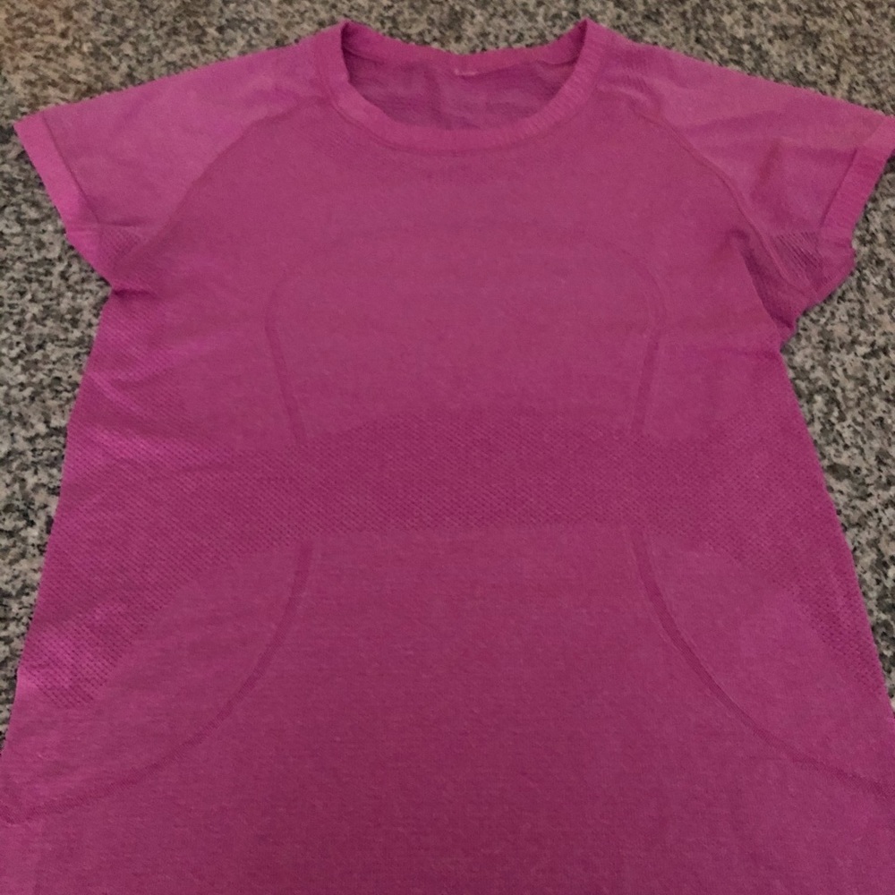 Lululemon tee